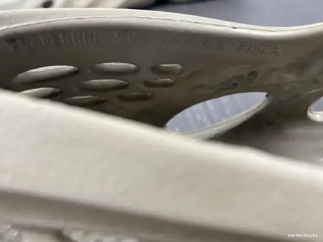 Adidas RNNR Sage GX4472 Yeezy Stone Foam 0706